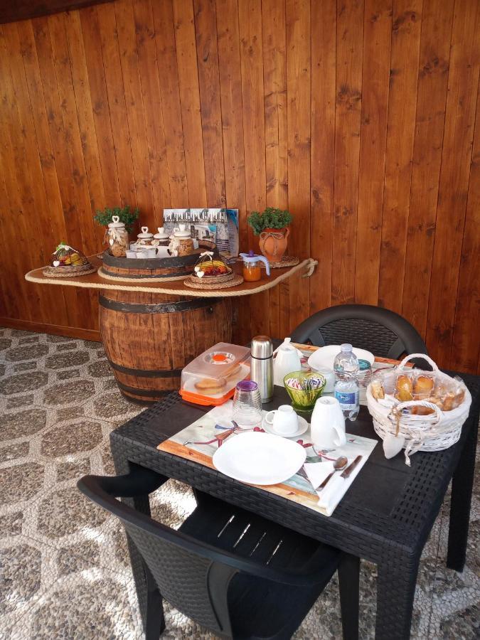 B&B L'Oasi Del Sole Uggiano La Chiesa Eksteriør bilde